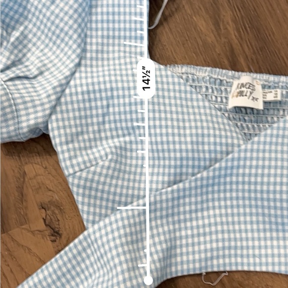 Princess Polly blue white gingham wrap crop top - Picture 3 of 3